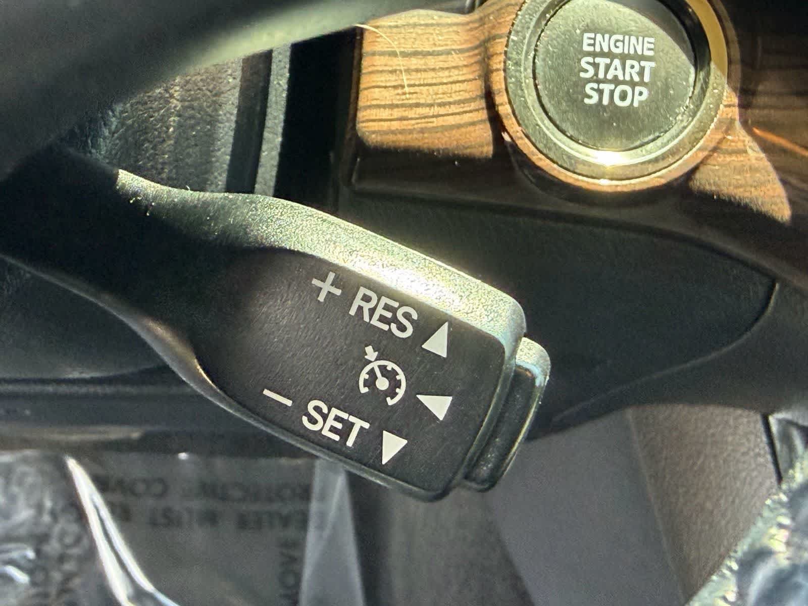Used 2013 Toyota Avalon XLE Premium FWD image 24
