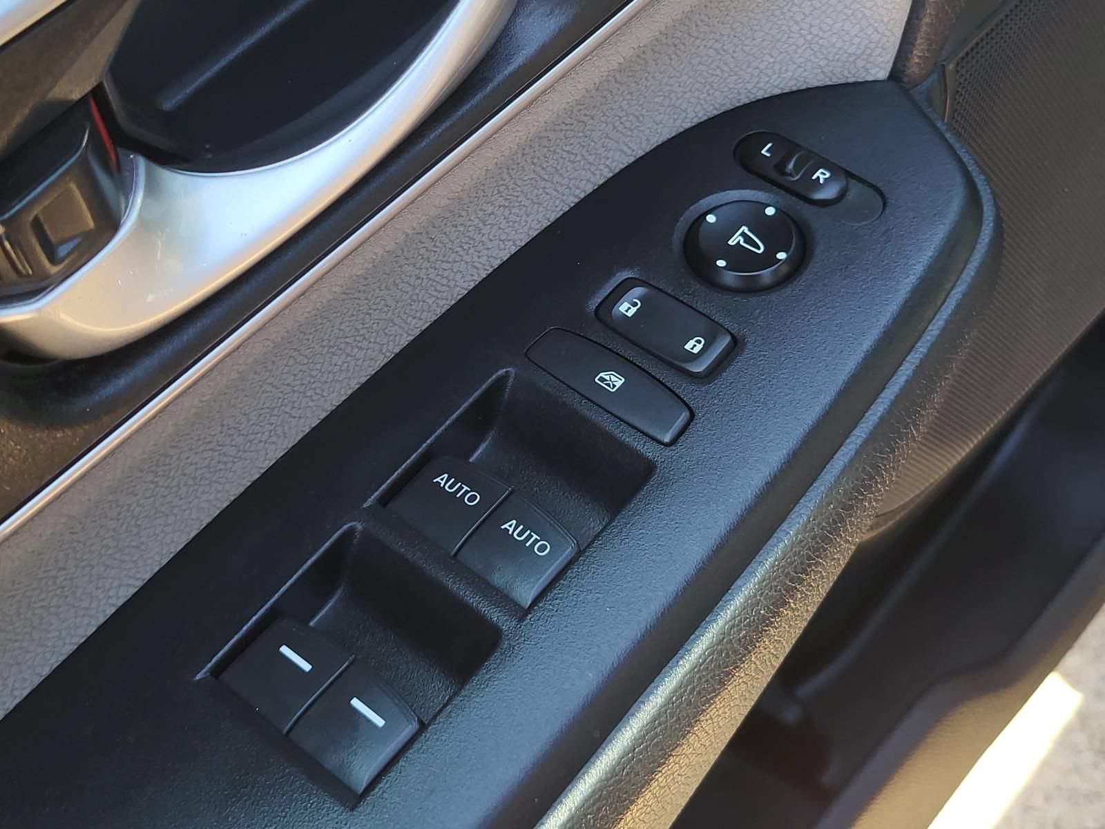 Used 2018 Honda CR-V EX image 18