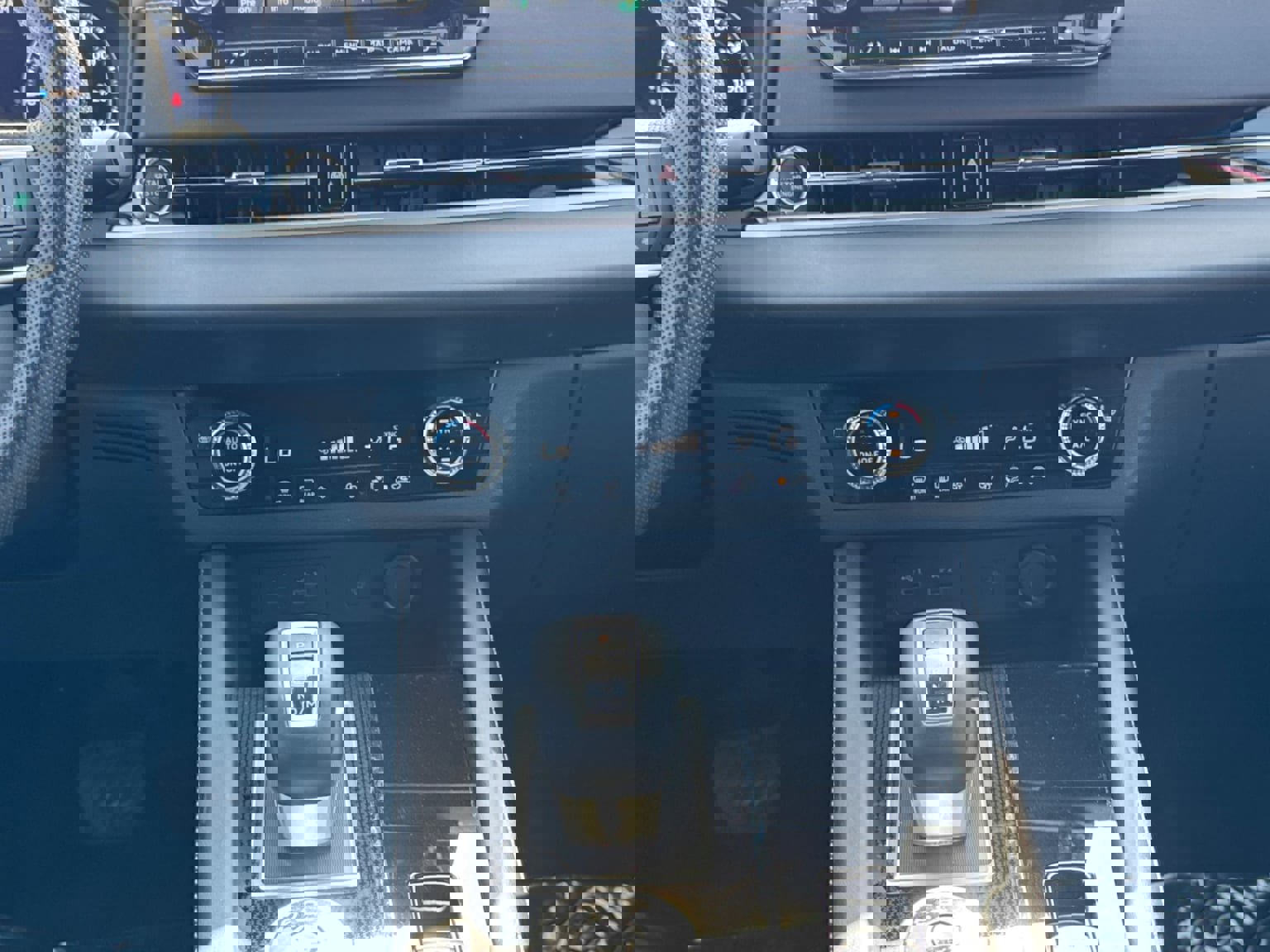 Used 2024 Mitsubishi Outlander SE Black Edition image 15