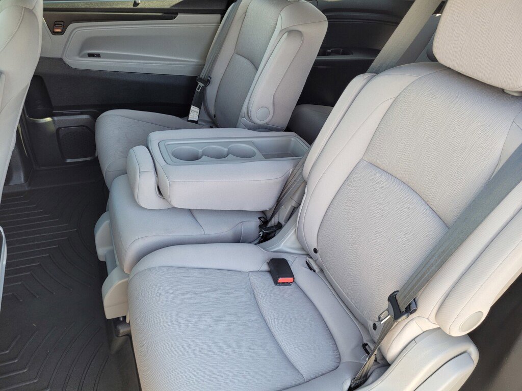 Certified 2024 Honda Odyssey EX image 16