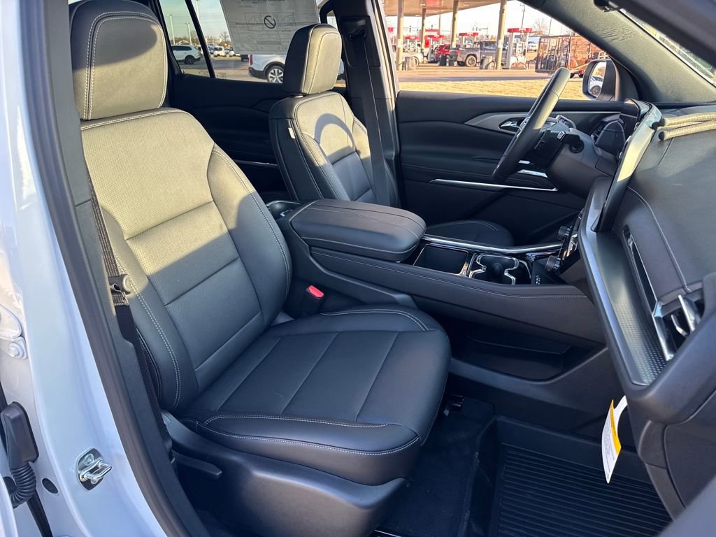 New 2026 Chevrolet Traverse LT w/ Sun and Wheel Package image 12