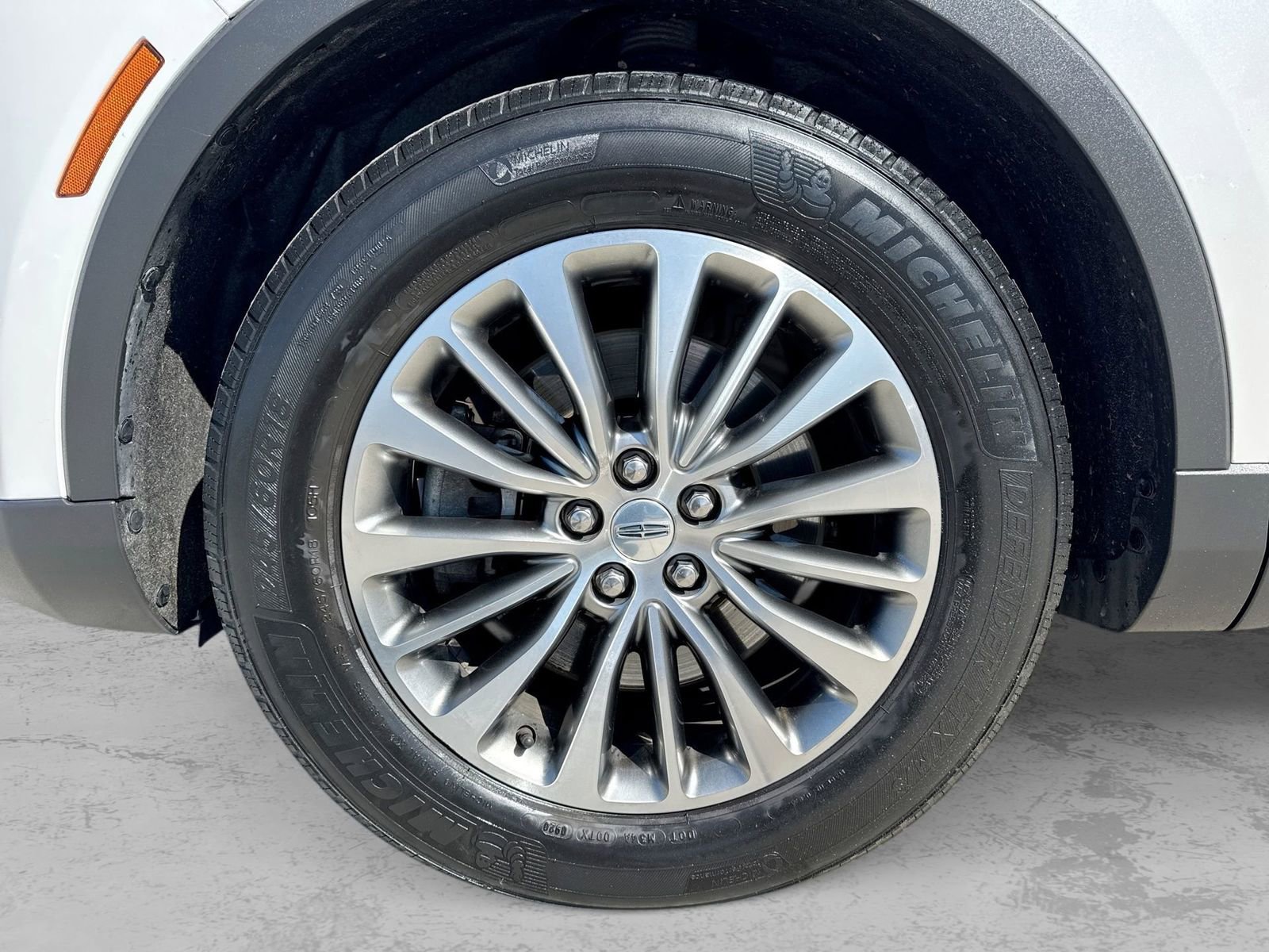 Used 2016 Lincoln MKX Select w/ Climate Package image 13