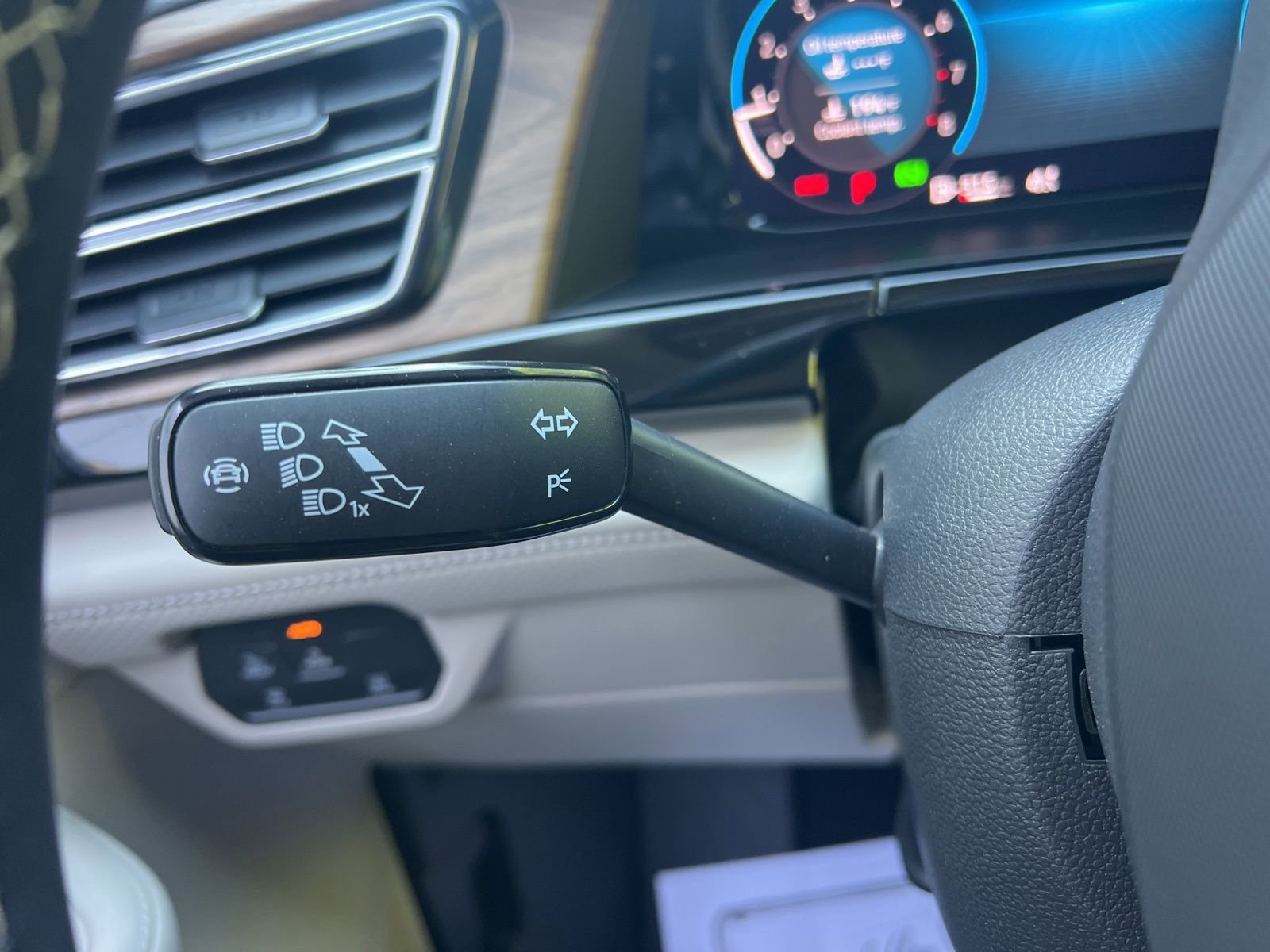 Certified 2026 Volkswagen Atlas SE w/ Panoramic Sunroof Package image 24