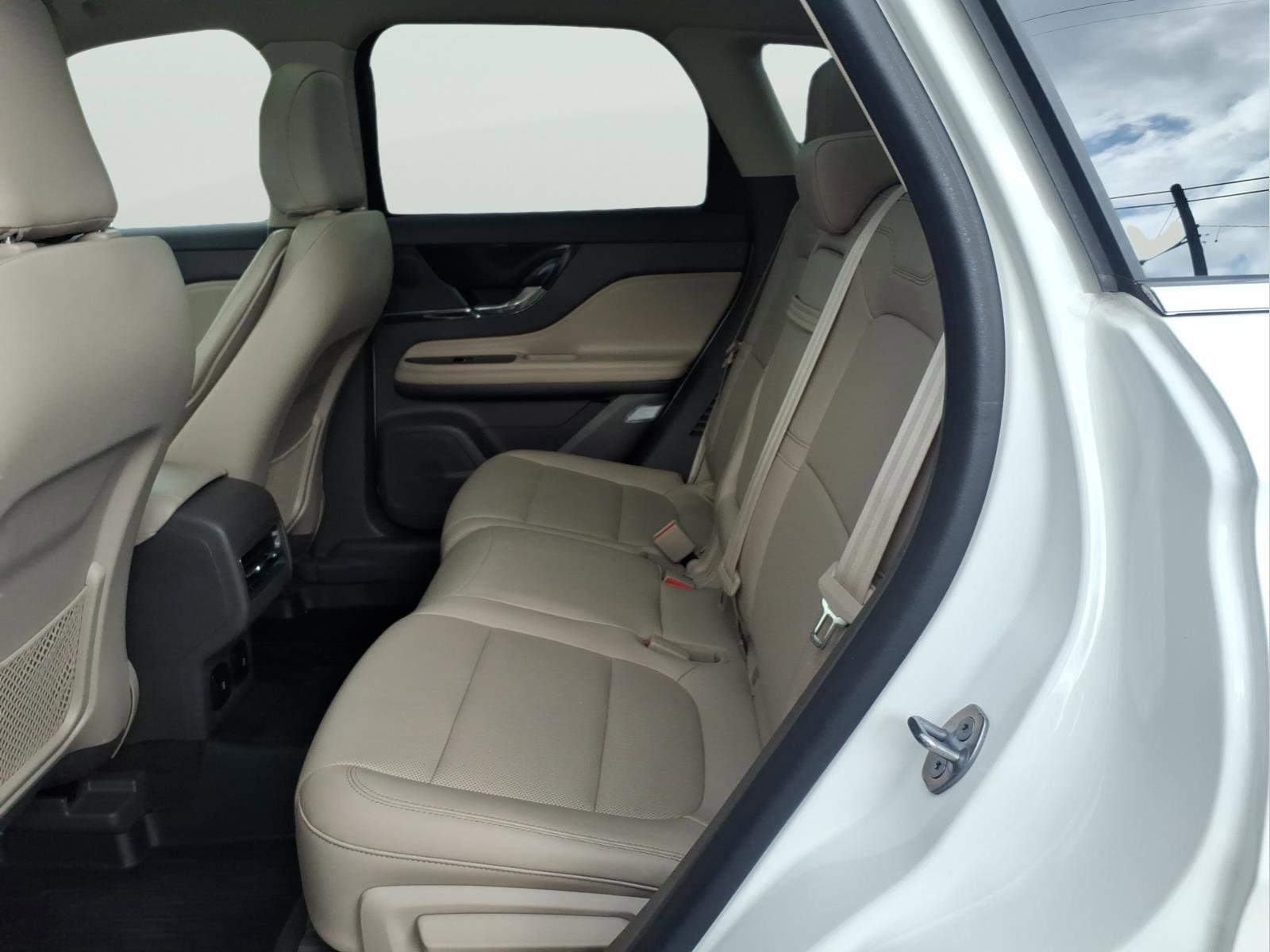 Used 2024 Lincoln Corsair AWD w/ Equipment Group 101A image 9