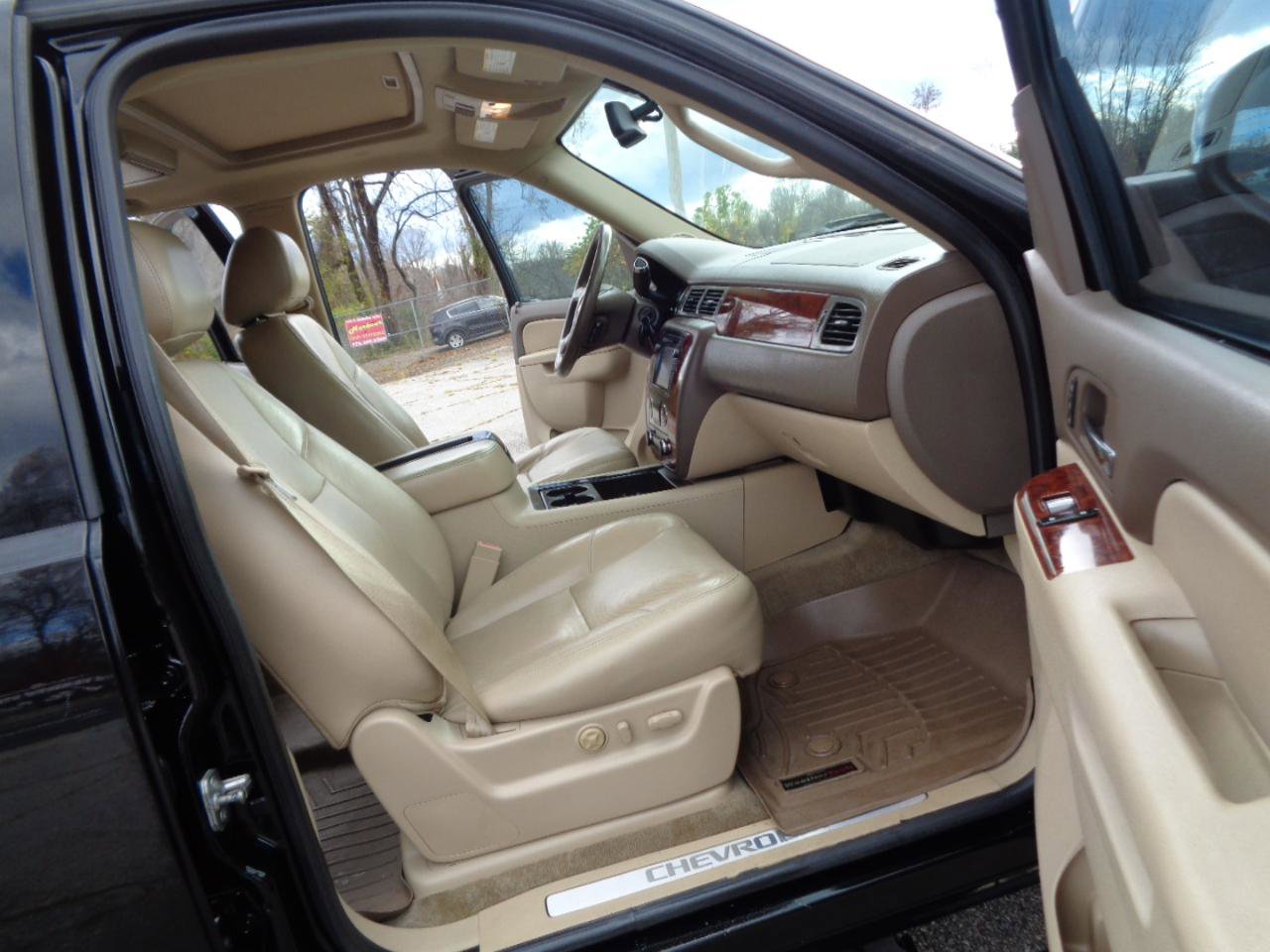 Used 2012 Chevrolet Tahoe LTZ AWD/4WD image 17
