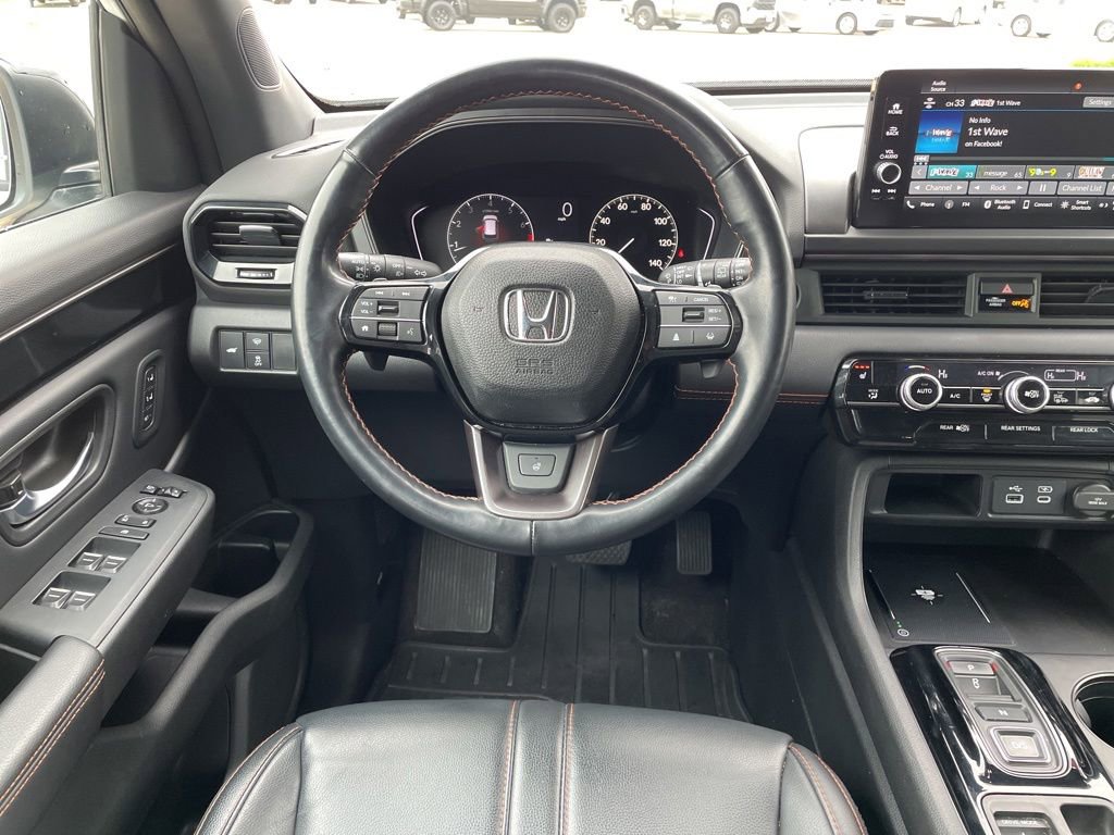 Used 2023 Honda Pilot TrailSport image 13
