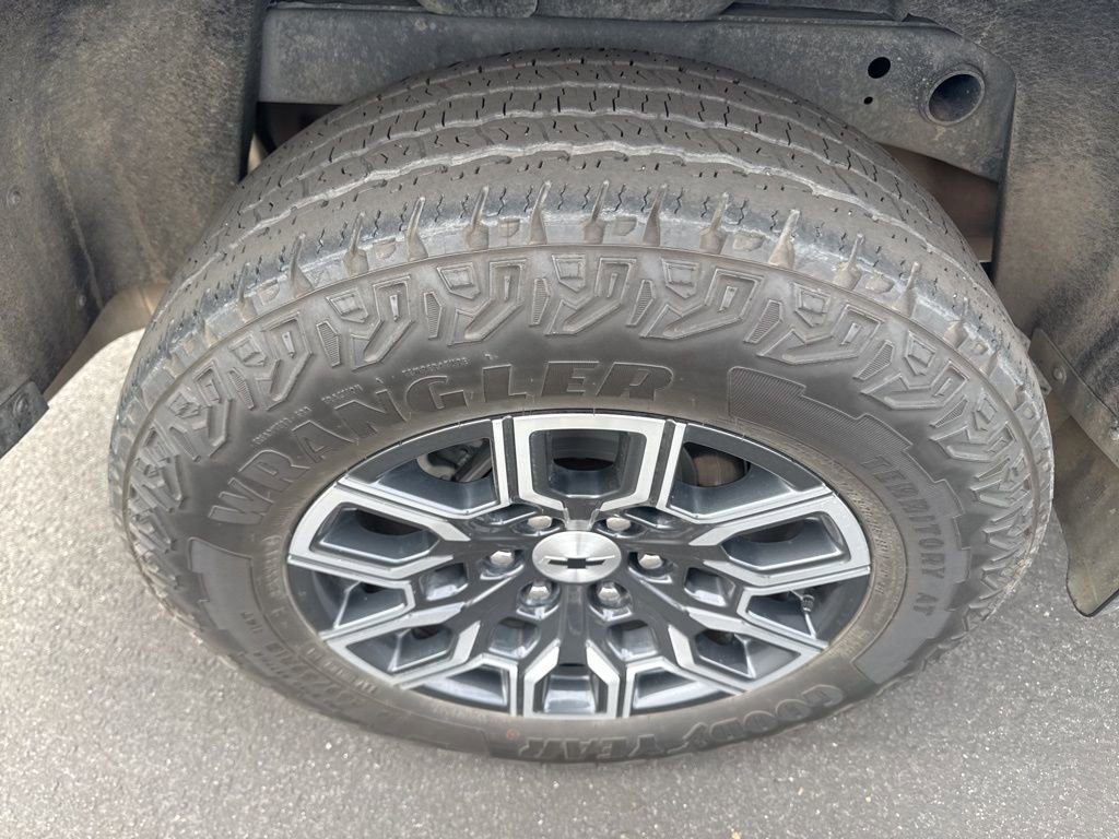 Certified 2023 Chevrolet Colorado Z71 w/ Z71 Convenience Package 2 image 9