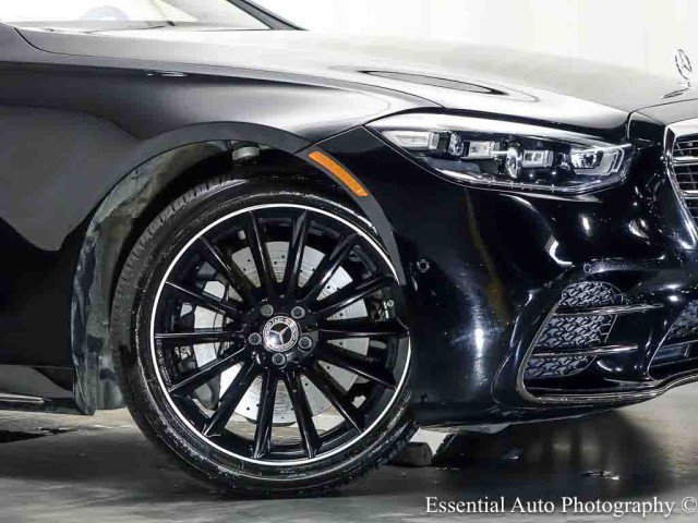 Used 2023 Mercedes-Benz S 580e 4MATIC Sedan image 3