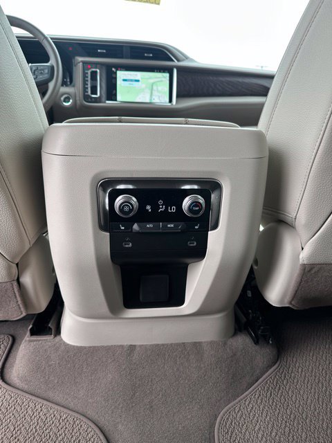Used 2023 GMC Yukon XL Denali AWD/4WD image 27