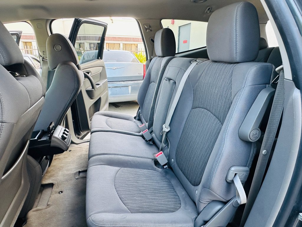 Used 2013 Chevrolet Traverse LS FWD image 16