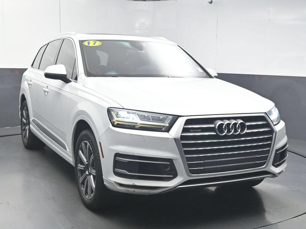 Used 2017 Audi Q7 3.0T Premium Plus w/ Premium Plus Package AWD/4WD image 2