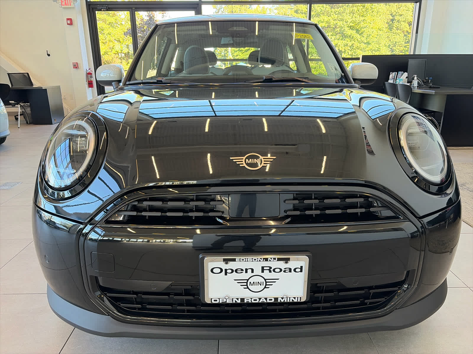 Used 2025 MINI Cooper 2-Door Hardtop FWD image 3