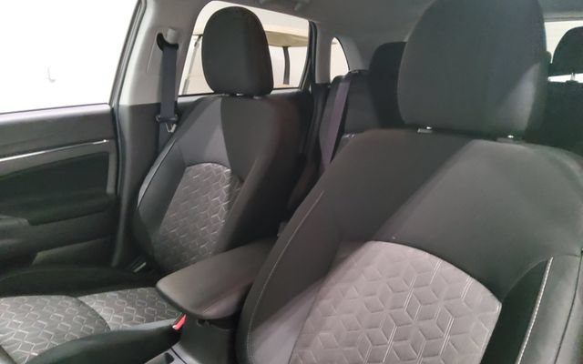 Used 2024 Mitsubishi Outlander Sport ES AWD/4WD image 19
