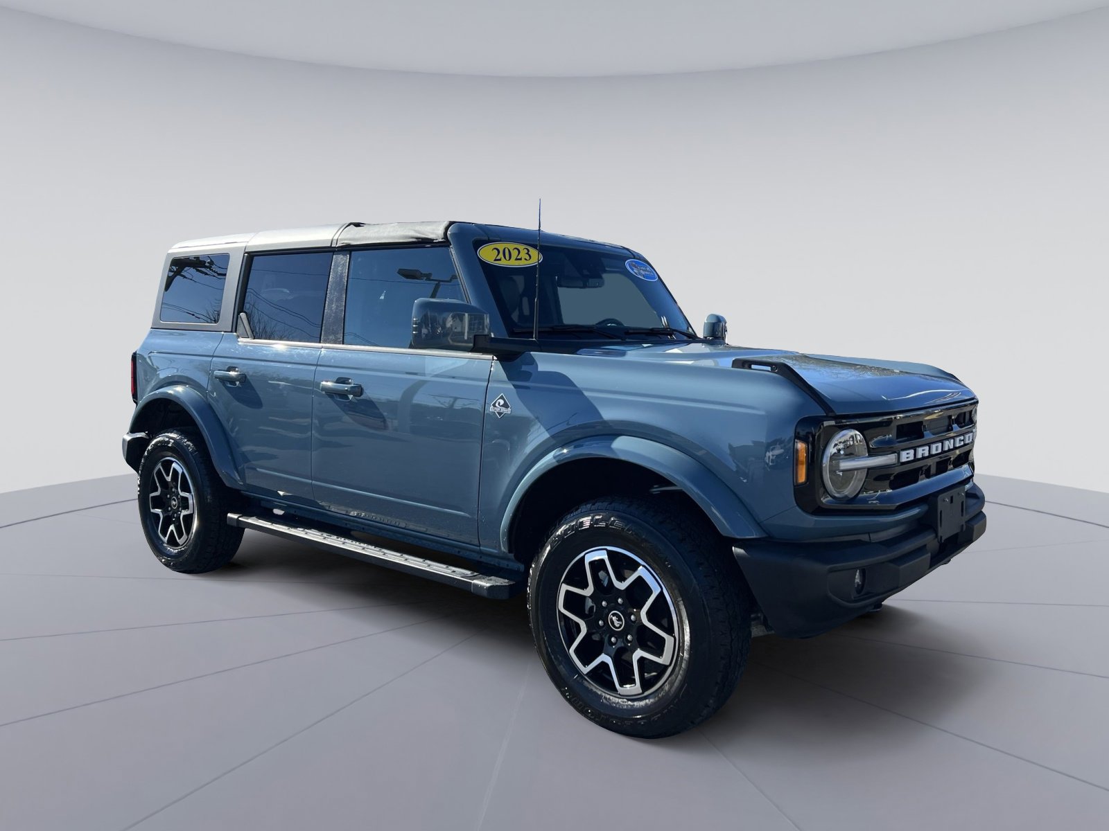 Used 2023 Ford Bronco Outer Banks image 11
