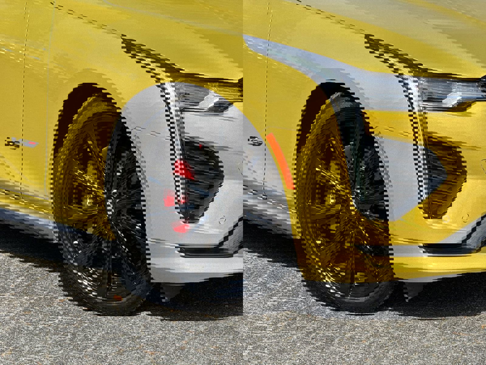 Used 2024 Cadillac CT4 V w/ LPO, ONYX Package image 13