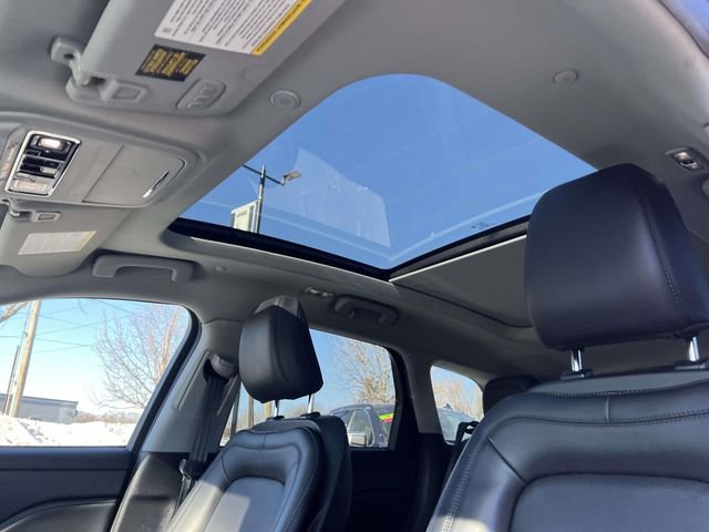 Used 2022 Lincoln Corsair AWD w/ Premium Package image 12