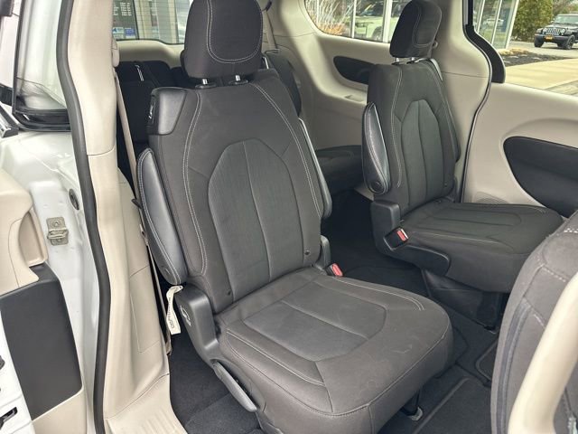 Certified 2023 Chrysler Voyager LX image 17