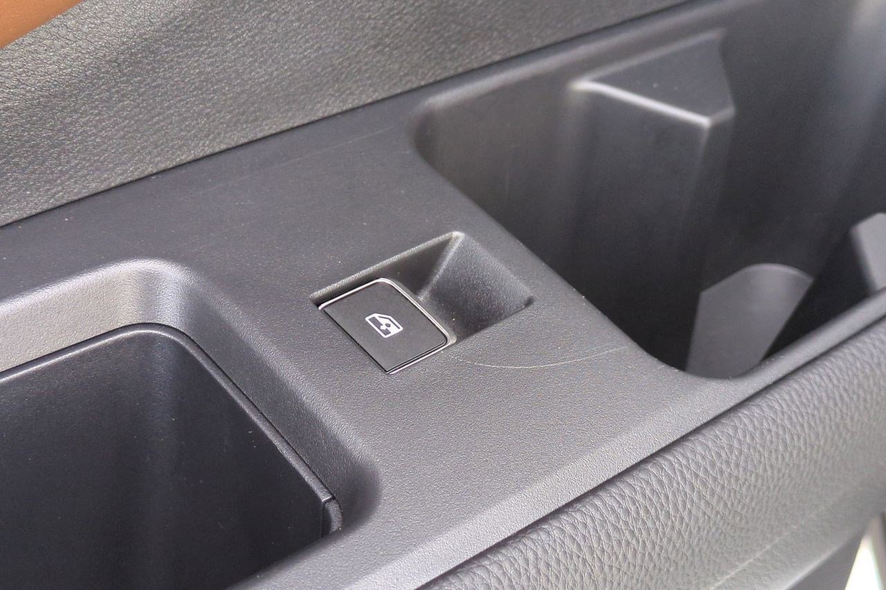 Certified 2025 Nissan Pathfinder Platinum AWD/4WD image 31