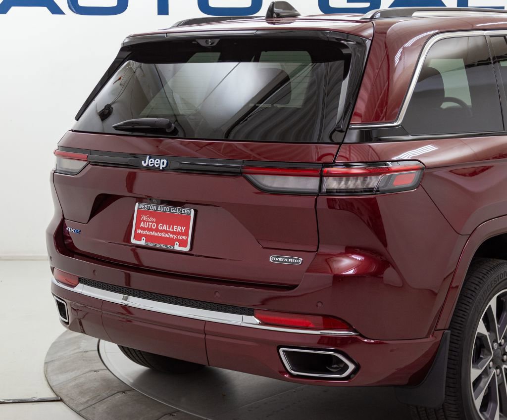 Used 2023 Jeep Grand Cherokee Overland w/ Advanced Protech Group III image 16