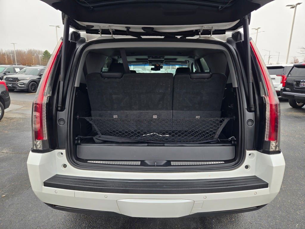 Used 2019 Cadillac Escalade Premium Luxury image 13