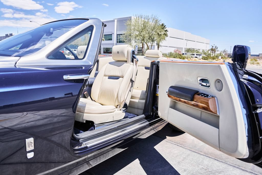Used 2009 Rolls-Royce Phantom Drophead Coupe RWD image 31