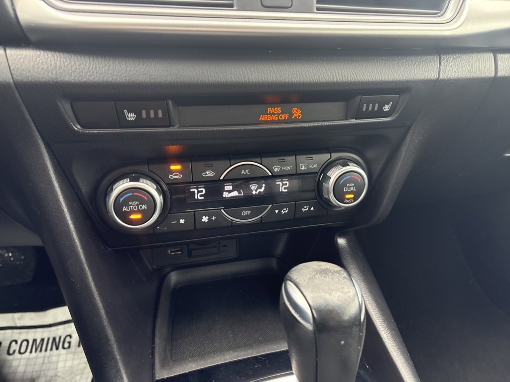 Used 2018 MAZDA MAZDA3 Touring image 30