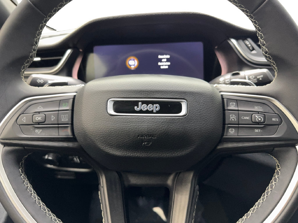 Used 2025 Jeep Grand Cherokee Laredo X AWD/4WD image 59