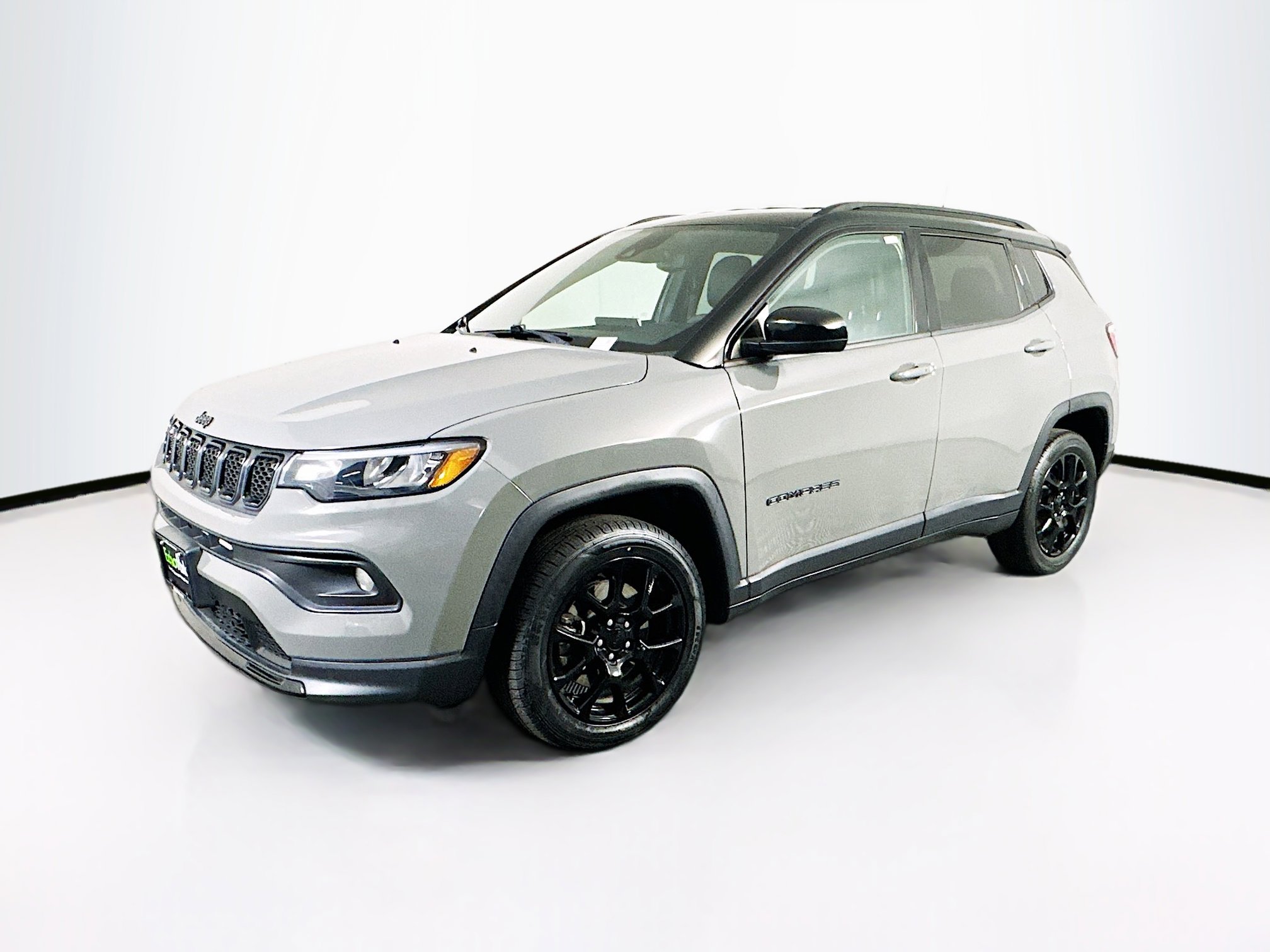 Used 2023 Jeep Compass Latitude AWD/4WD image 3