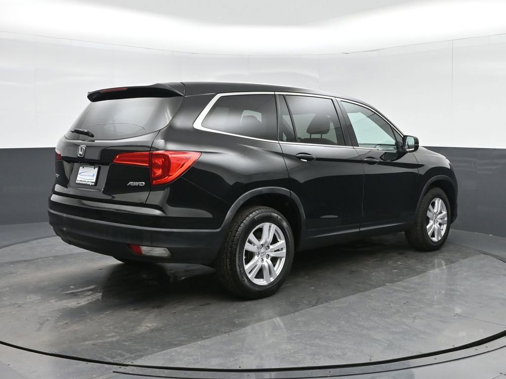 Used 2017 Honda Pilot LX image 7