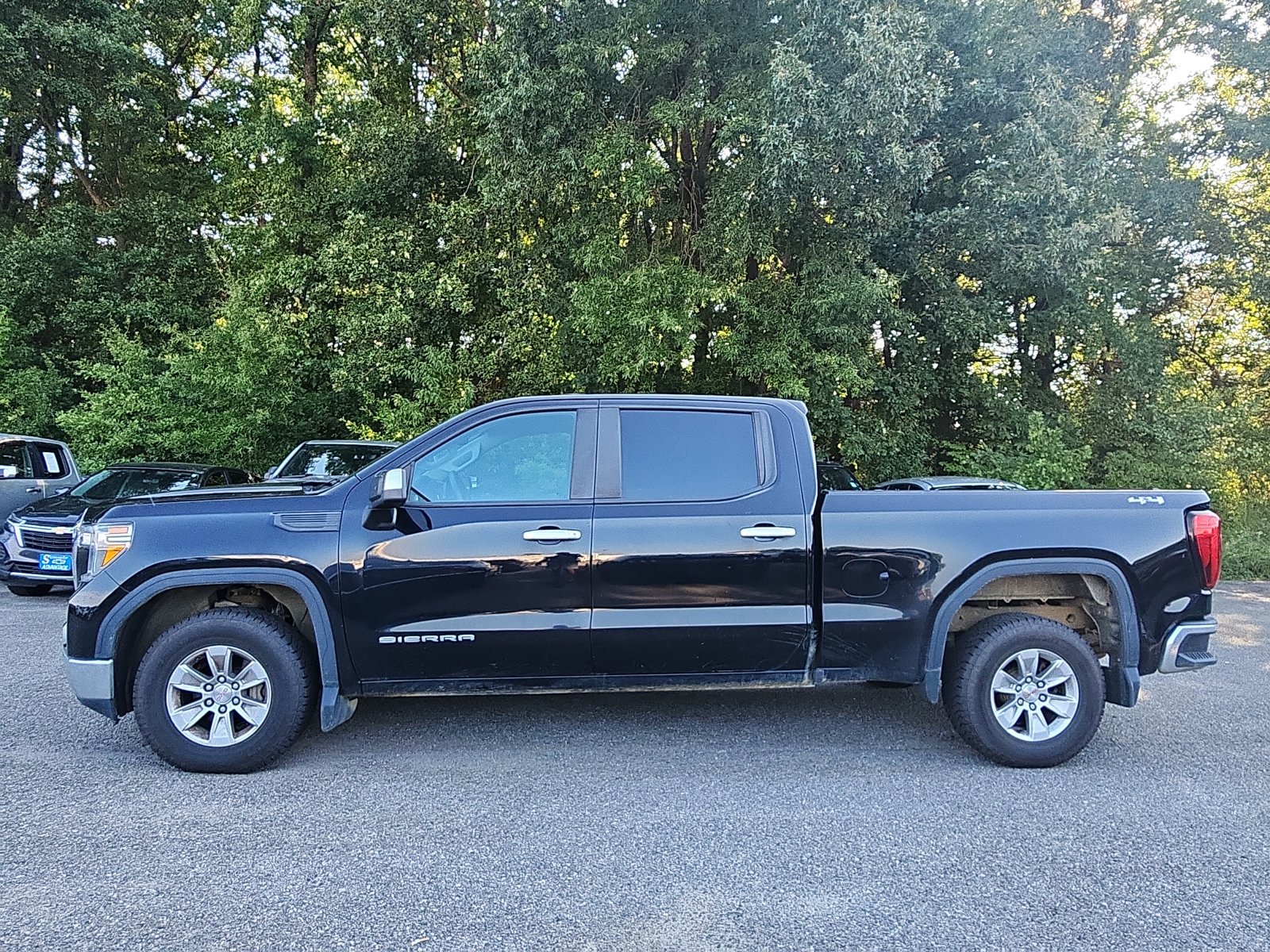 Used 2019 GMC Sierra 1500 4x4 Crew Cab w/ Convenience Package image 2