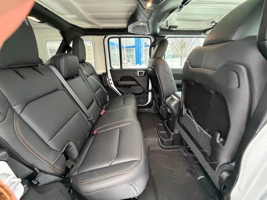 New 2026 Jeep Wrangler Unlimited Sahara AWD/4WD image 15