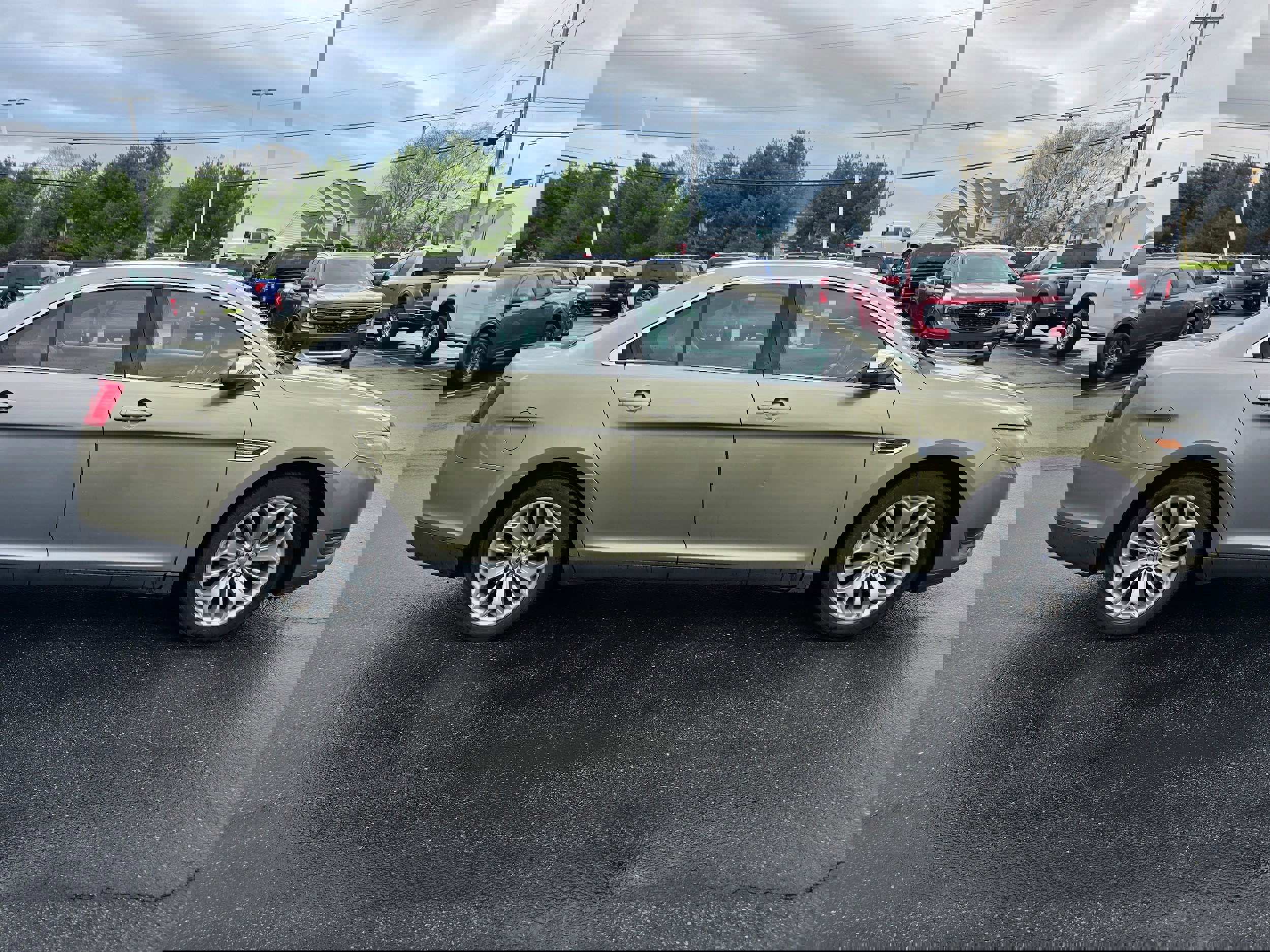 Used 2013 Ford Taurus Limited image 4