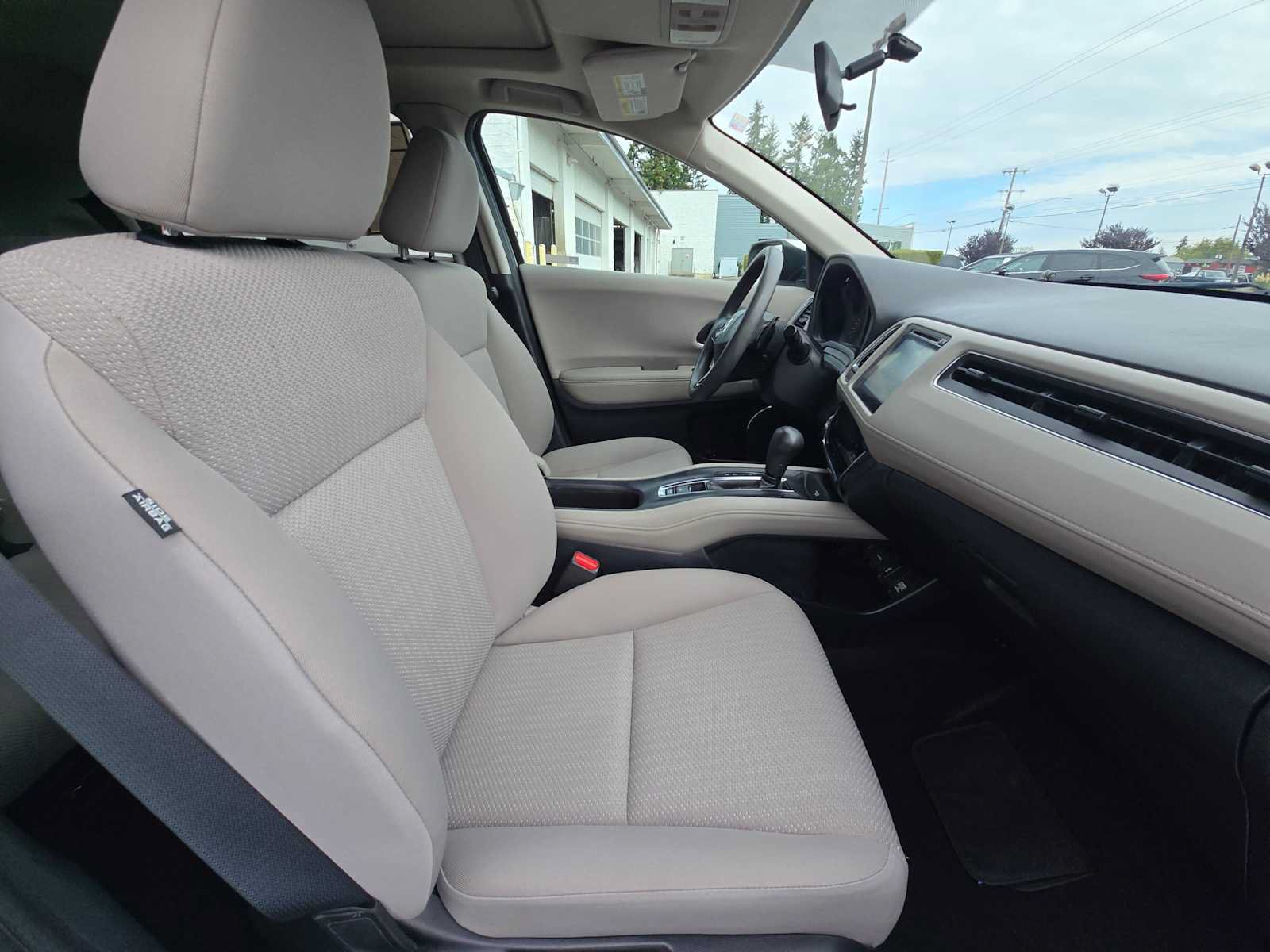 Used 2018 Honda HR-V EX image 11