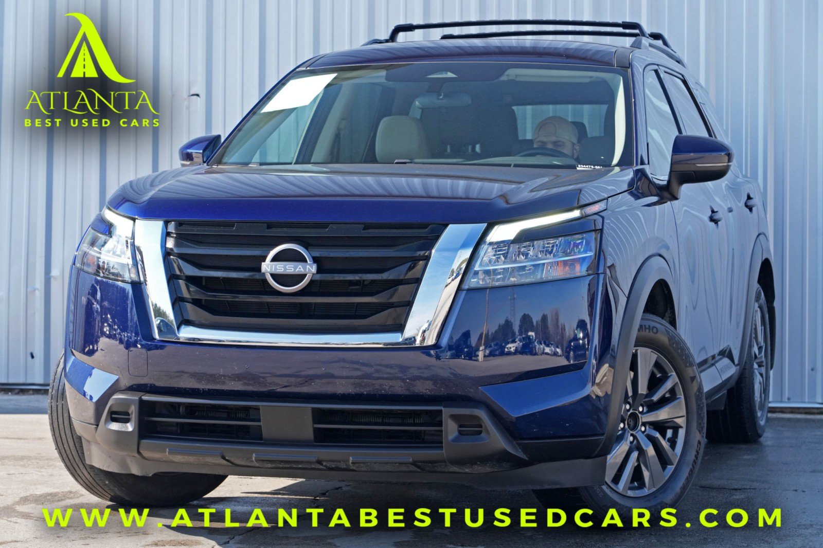 Used 2022 Nissan Pathfinder SV image 1