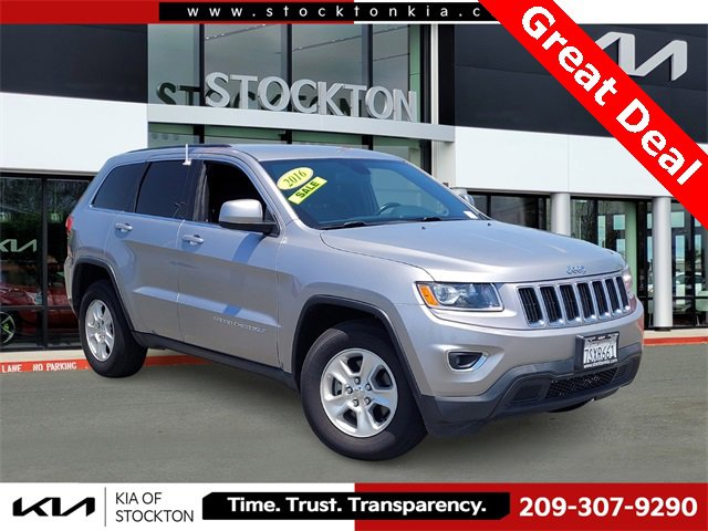 Used 2016 Jeep Grand Cherokee Laredo image 1