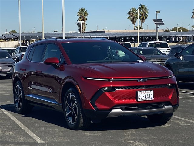 Used 2025 Chevrolet Equinox EV LT image 3