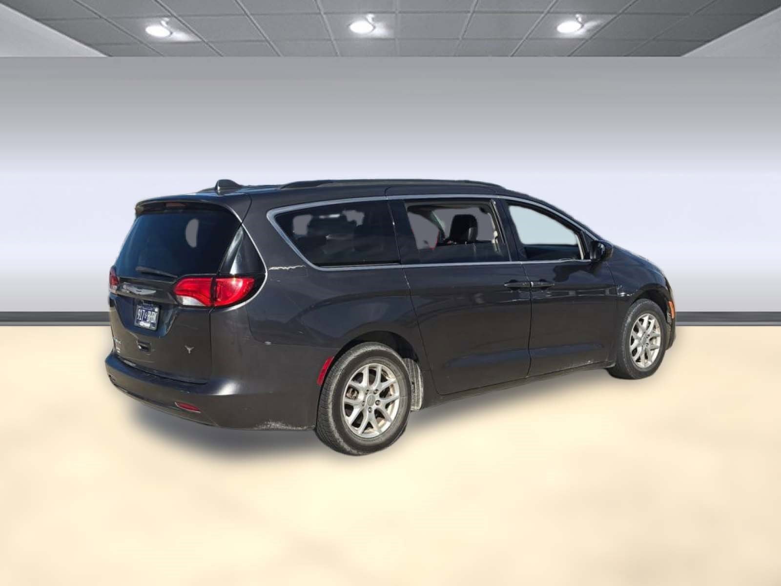 Used 2020 Chrysler Voyager Lxi image 9