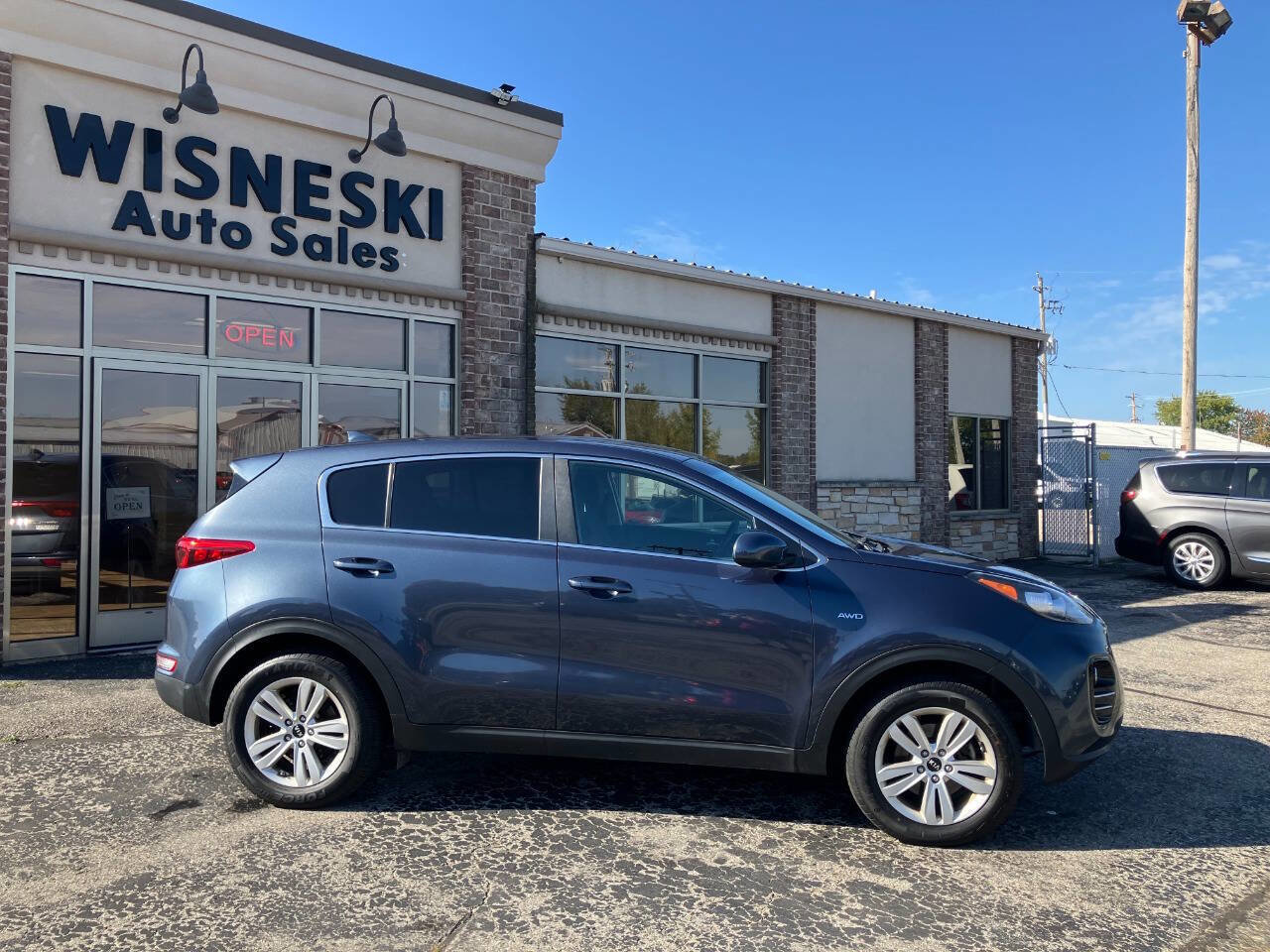Used 2018 Kia Sportage LX image 2