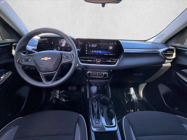 Used 2025 Chevrolet TrailBlazer LT FWD image 16