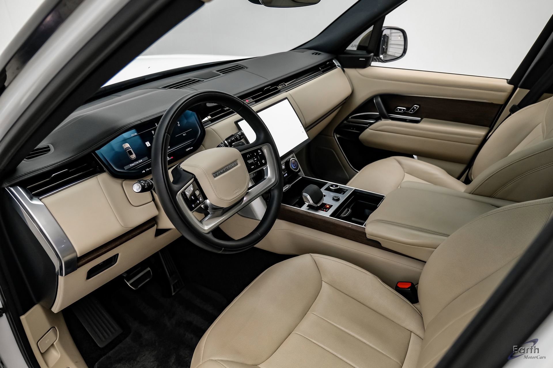 Used 2023 Land Rover Range Rover SE image 41