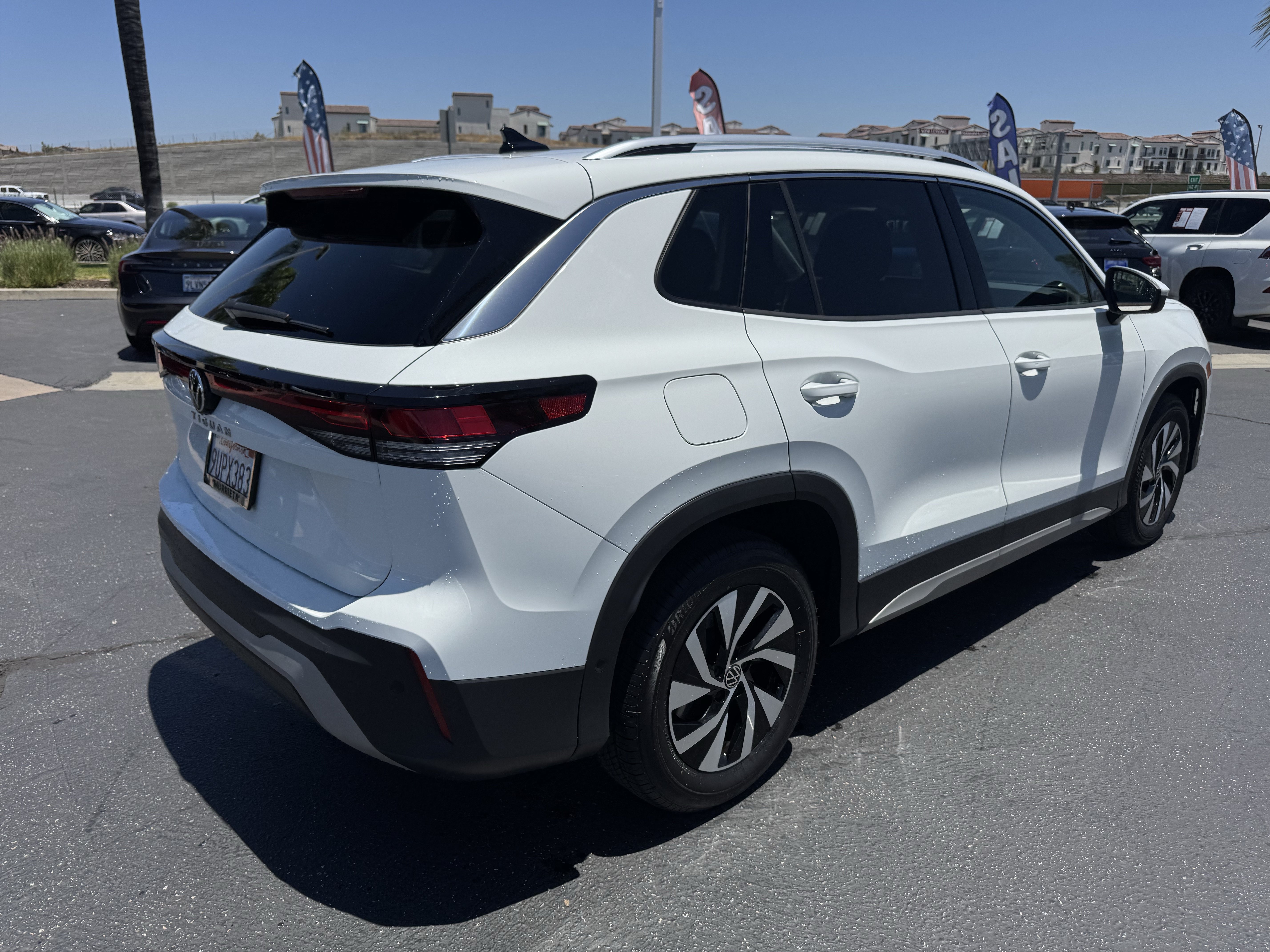Certified 2025 Volkswagen Tiguan S FWD image 8