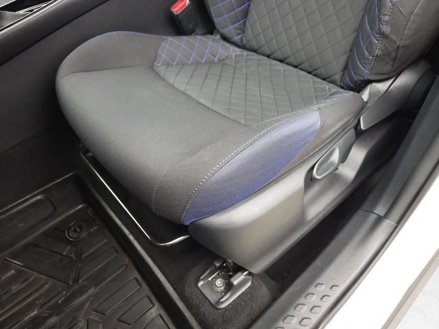 Used 2021 Toyota C-HR XLE FWD image 25