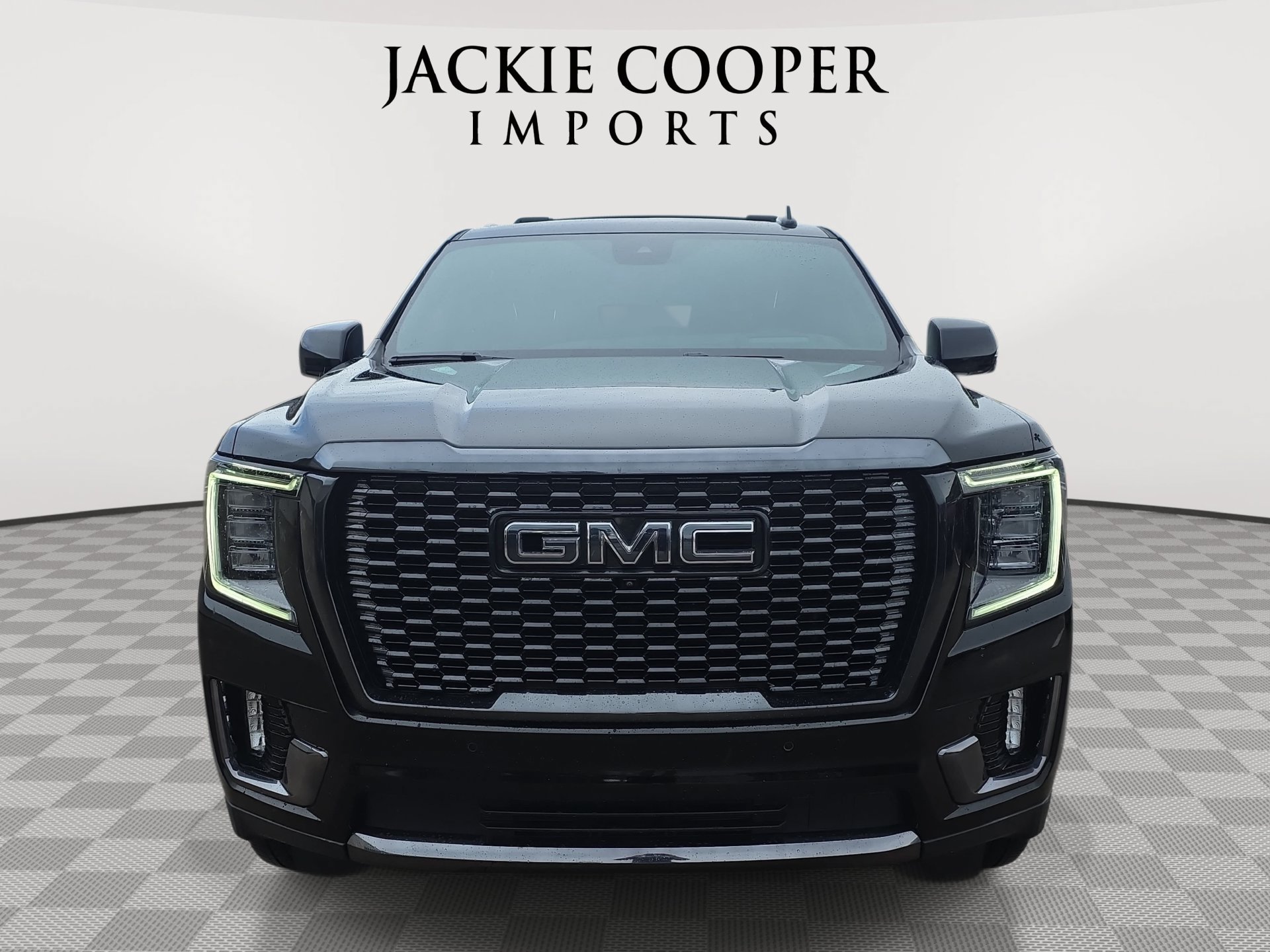 Used 2023 GMC Yukon Denali Ultimate AWD/4WD image 2