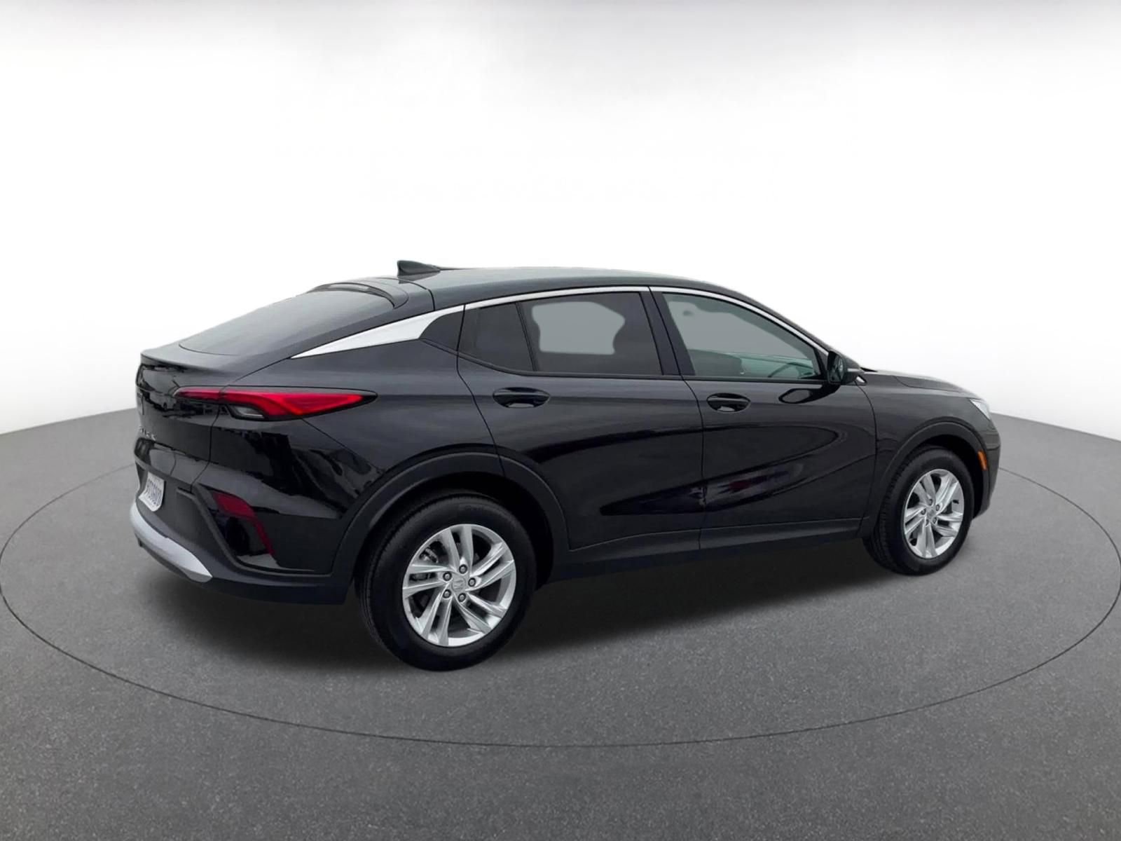 Used 2025 Buick Envista Preferred image 15