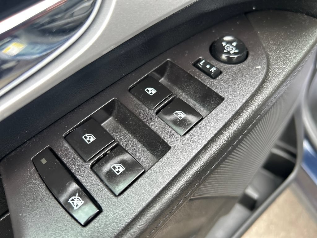 Used 2017 Chevrolet Equinox LS FWD image 20