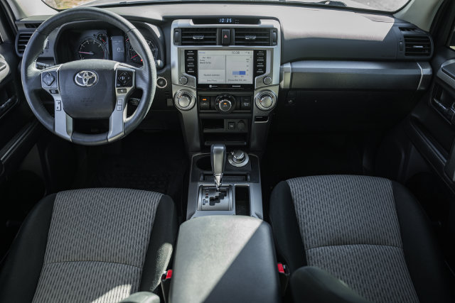 Used 2022 Toyota 4Runner SR5 AWD/4WD image 28