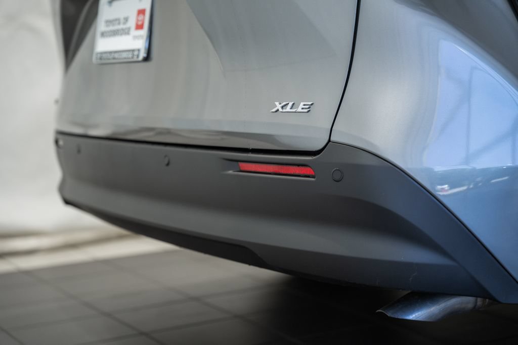New 2026 Toyota Sienna XLE FWD image 7