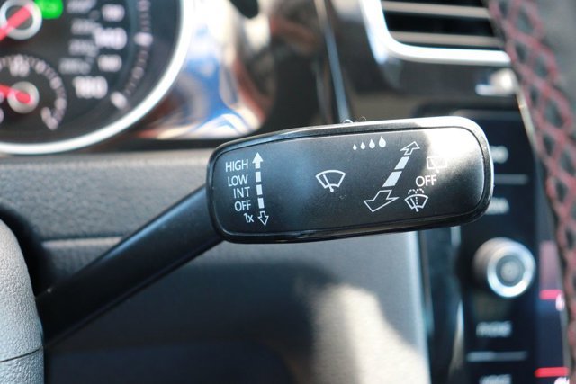 Used 2018 Volkswagen GTI SE FWD image 22