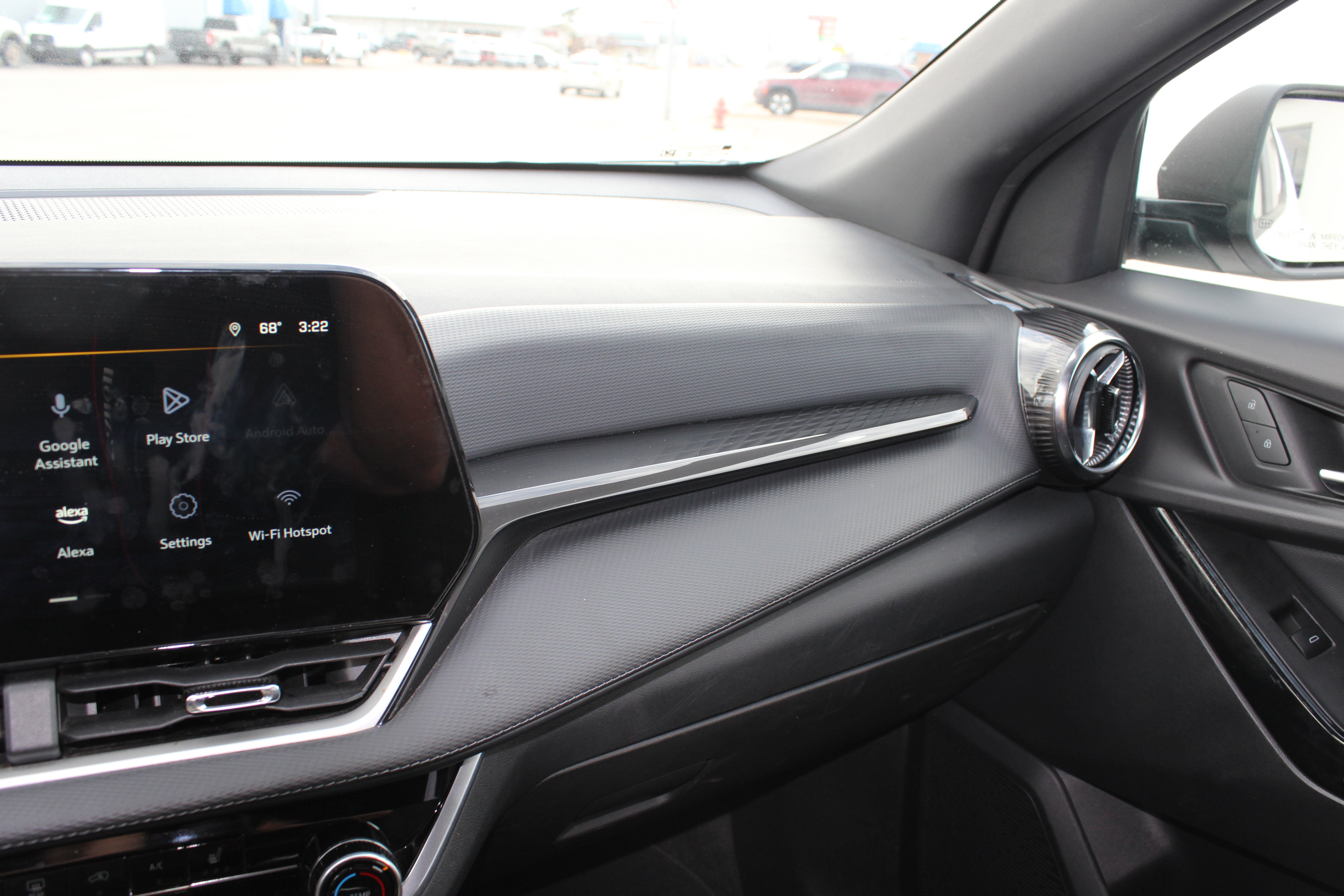 Used 2025 Chevrolet Equinox LT image 7