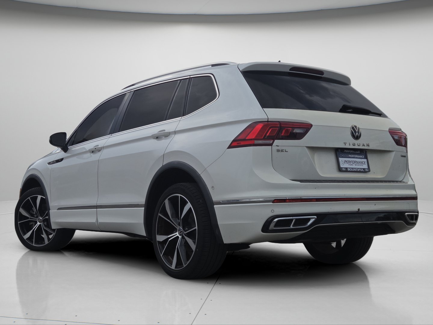 Used 2022 Volkswagen Tiguan SEL R-Line AWD/4WD image 23